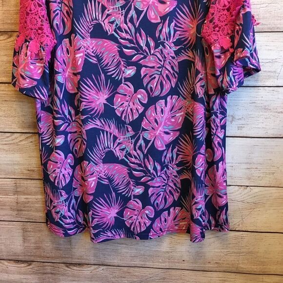 SIMPLY SOUTHERN TOP IN NAVY BLUE AND PINK FLORAL - Picture 3 of 6